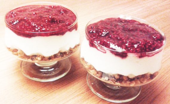 Let og blød hindbærcheesecake