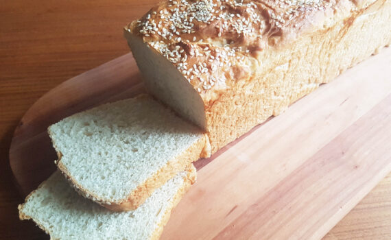 Sødmælksfranskbrød med sesam